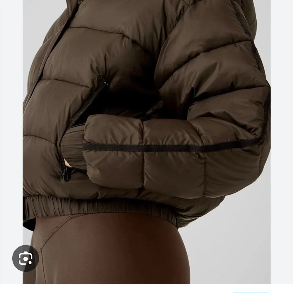 ALO Yoga Dark Brown Puffer Jacket - Picture 2 of 5